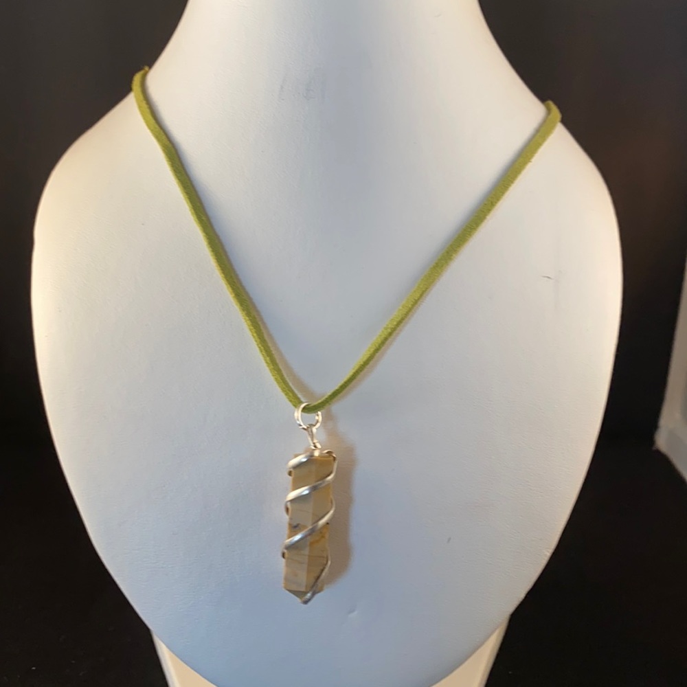 Serpentine stone wire wrapped on leather rope